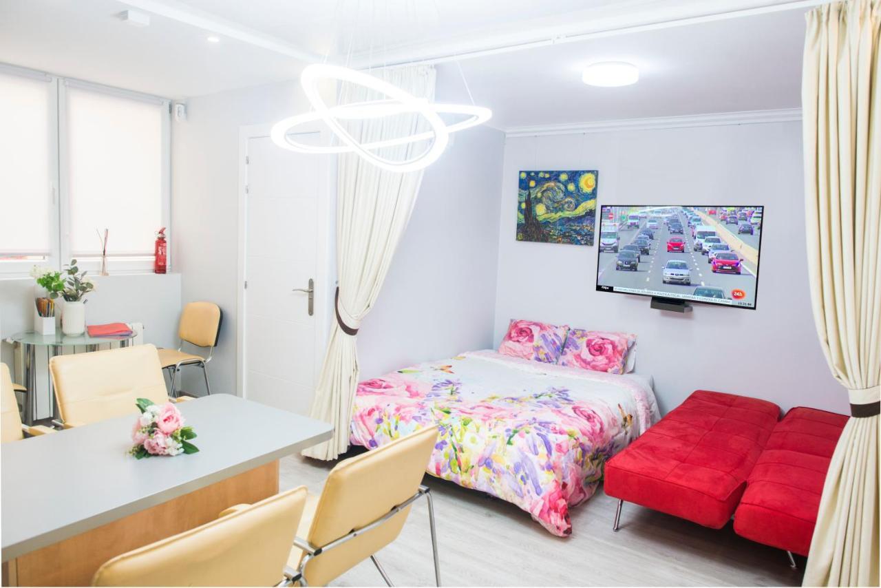 Camp Nou, Europa Fira - Modern Two-Bedroom Apartment With Heating 오스피탈레트 데 요브레가트 외부 사진